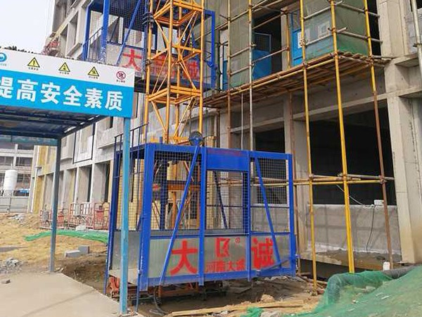 建筑物料提升機(jī)價格